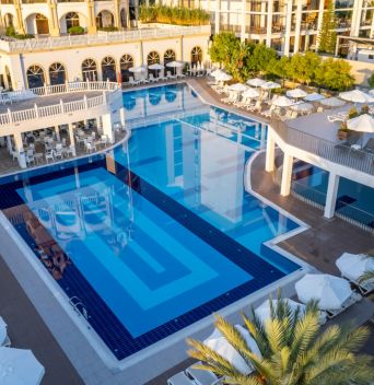 J'ADORE DELUXE HOTEL & SPA