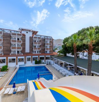 CLUB MUNAMAR BEACH RESORT