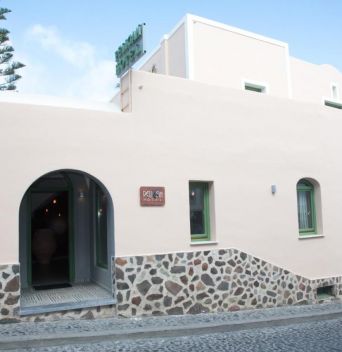PELICAN HOTEL SANTORINI