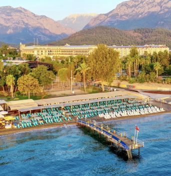 CRYSTAL DE LUXE RESORT & SPA