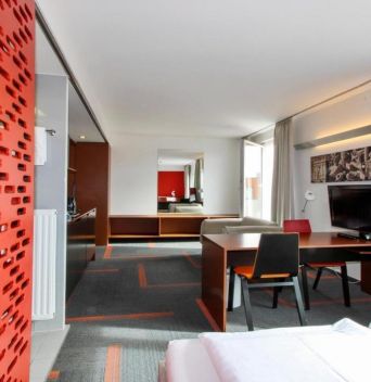 Kyriad Vienna Altmannsdorf или подобен