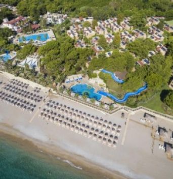 PIRATES BEACH CLUB