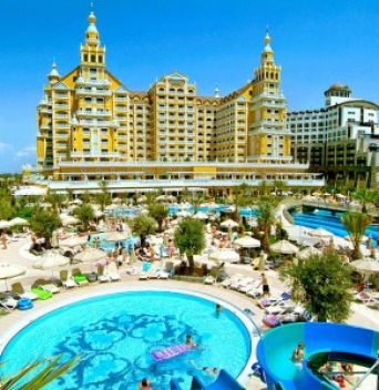 ROYAL HOLIDAY PALACE HOTEL