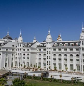 SIDE ROYAL PALACE
