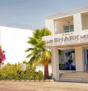 CLUB SHARK HOTEL