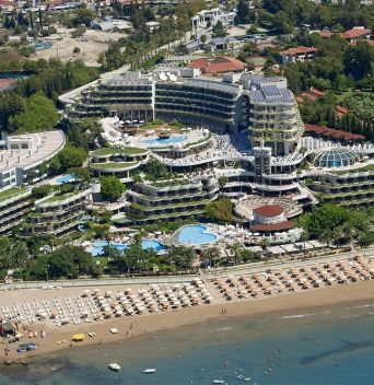 CRYSTAL SUNRISE QUEEN LUXURY RESORT & SPA