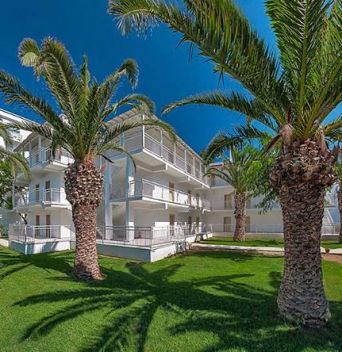 LE BLEU HOTEL & RESORT
